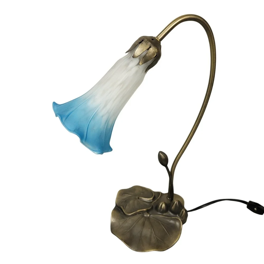 Tiffany Style Pond Lily Table Lamp 16